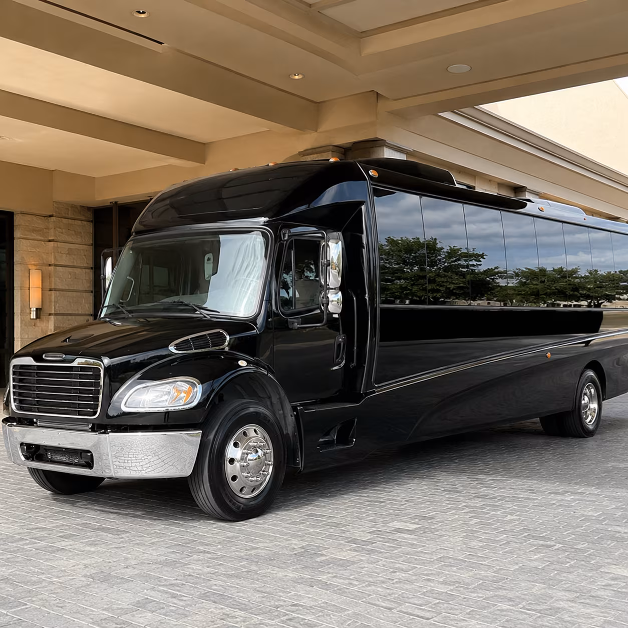 minibuses for fort myers history and culture field trips